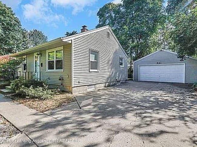 Building Photo - 331 W Saginaw St