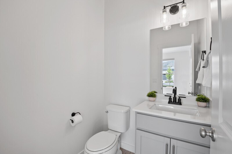 Building Photo - 1812 180 E