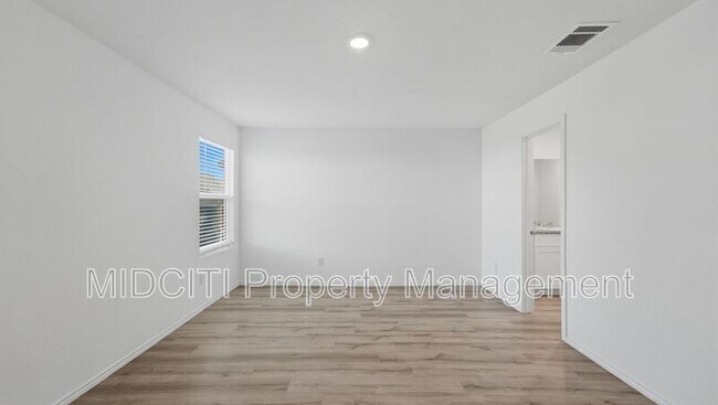Building Photo - 466 Fairy Duster Dr