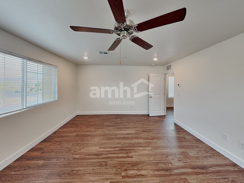 Building Photo - 341 Seville Ave