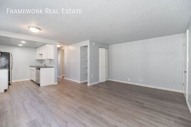 Building Photo - 828 12th St