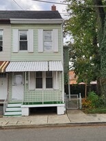 Building Photo - 212 Chestnut St