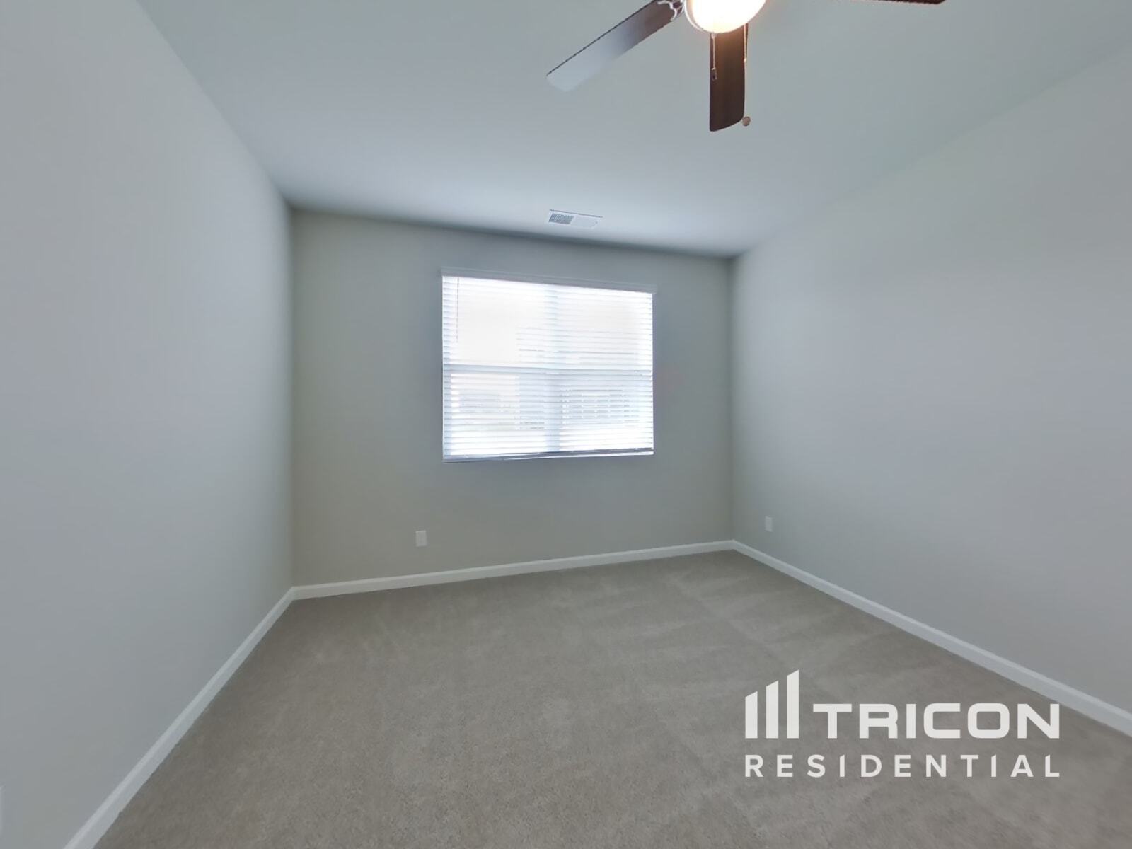Building Photo - 2028 Tate Farm Ln
