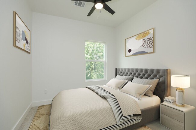 Building Photo - For Lease | 4 Bed, 2.5 Bath | 1,450 Sq Ft |