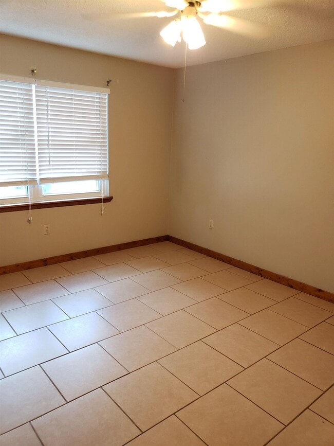 Building Photo - 441 Cactus St