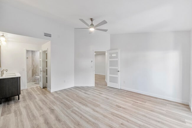 Building Photo - 273 NW 36th Ave