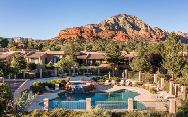 Building Photo - Gorgeous Furnished Arroyo Seco Townhouse with Fabulous Views!