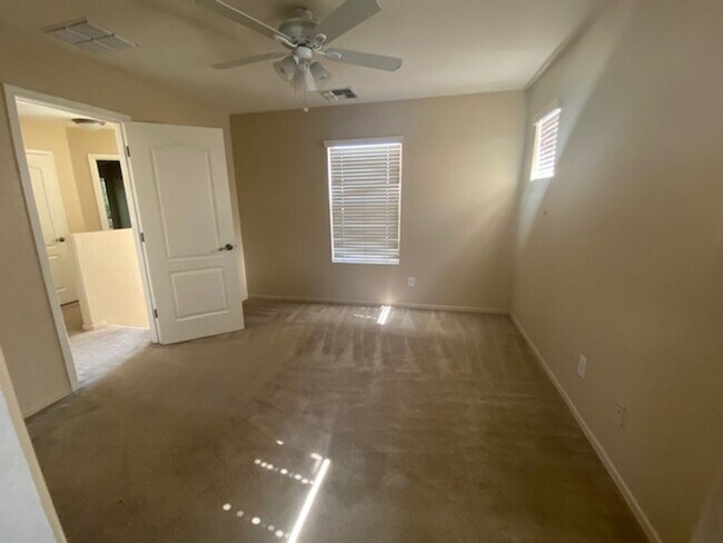 Building Photo - Gilbert 4 bedroom home
