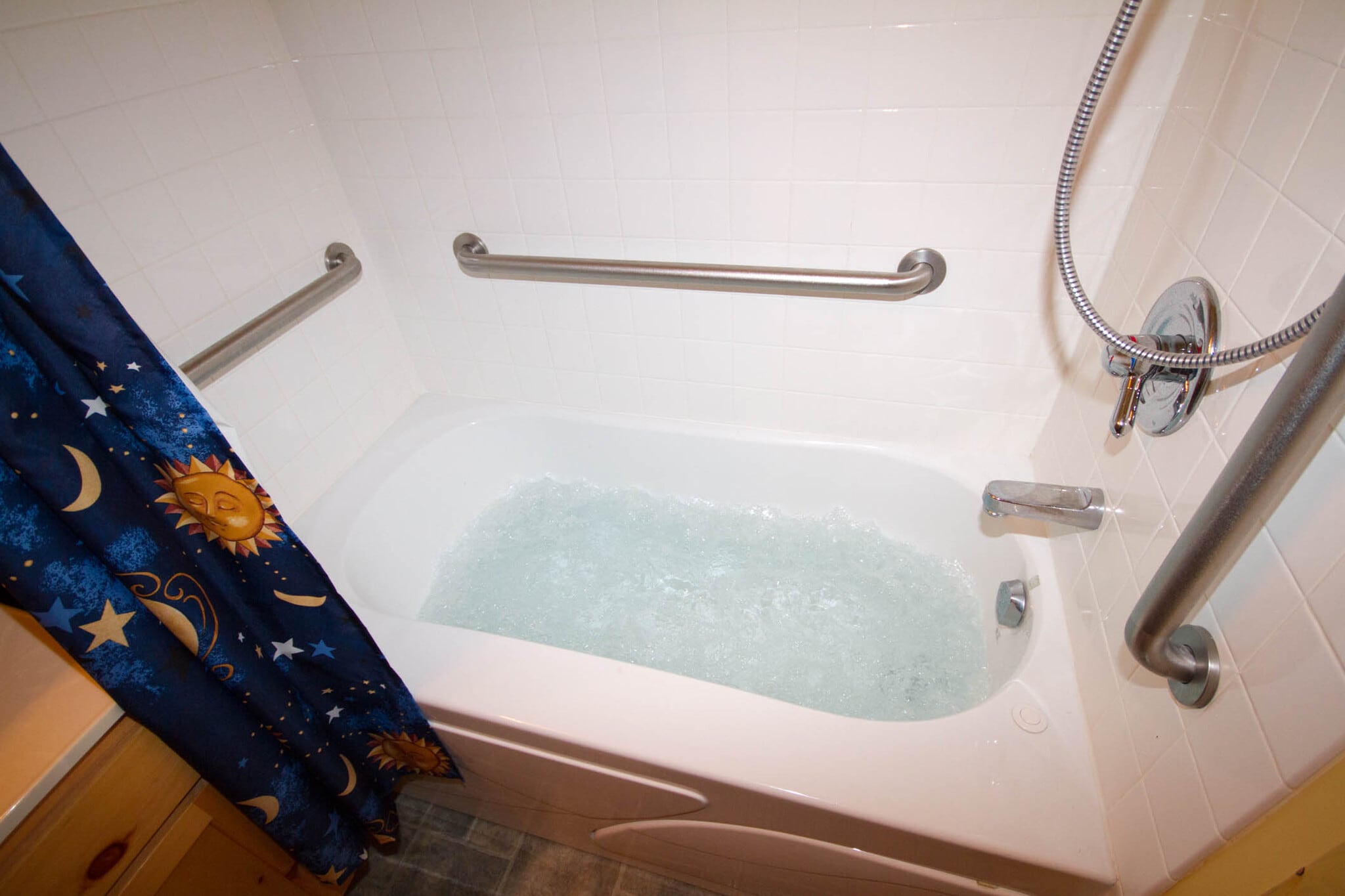 Jet Tub - 27885 Bay Shore Dr NW