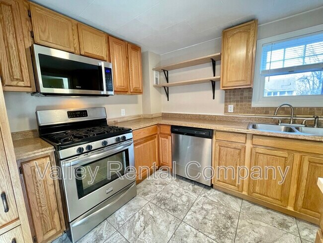 Building Photo - 41-43 High Street - 43