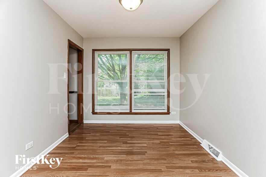 Building Photo - 15906 Avalon Ave