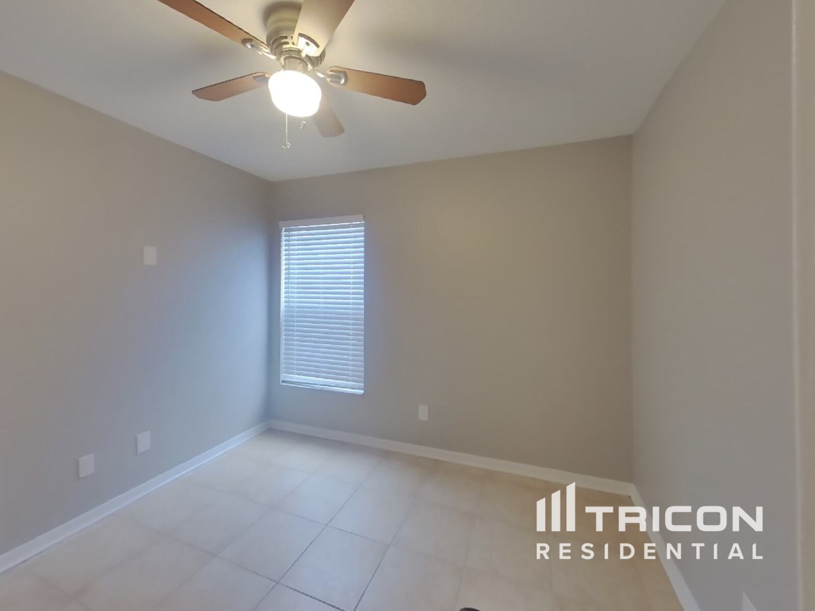 Building Photo - 707 Sand Ridge Dr
