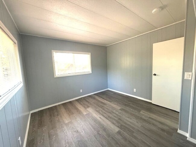 Building Photo - 3 Bedroom 2 Bath Dayton OR