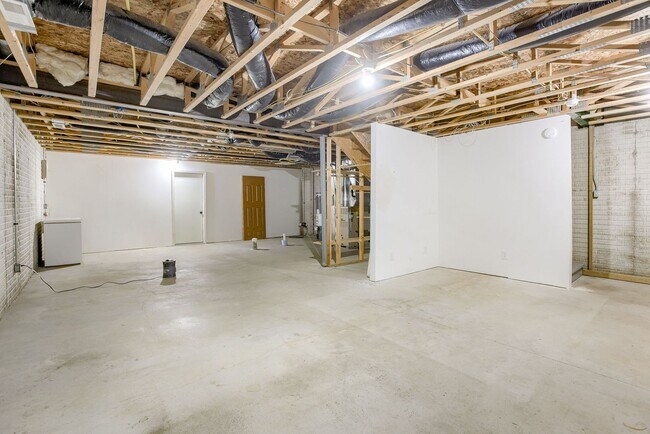 Building Photo - Spacious 4 Bedroom In Gretna!!