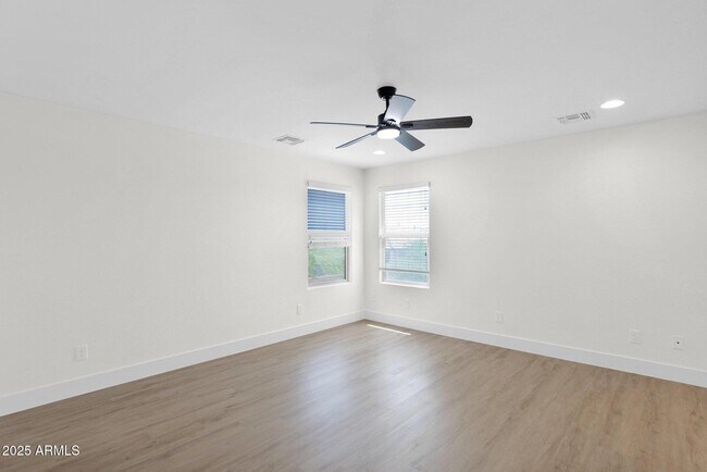 Building Photo - 40911 W Tamara Ln