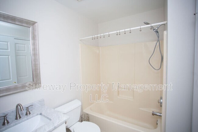 Building Photo - 24 Kathryn Ct