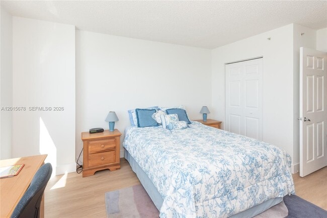 Building Photo - 1155 Brickell Bay Dr