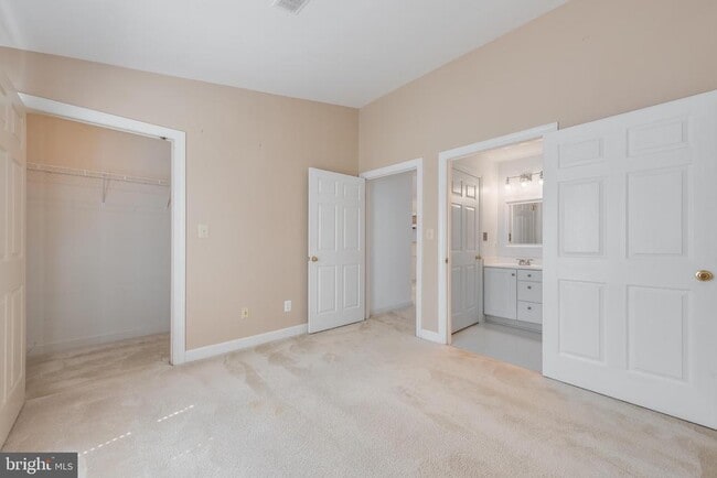 Building Photo - 8301 Bluebird Way
