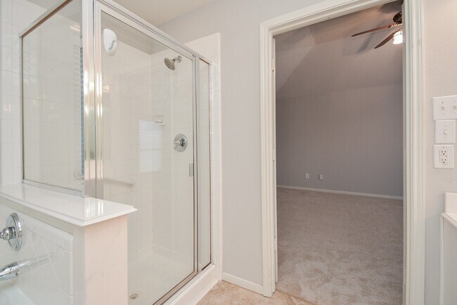 Building Photo - 18714 Flagstone Creek Rd