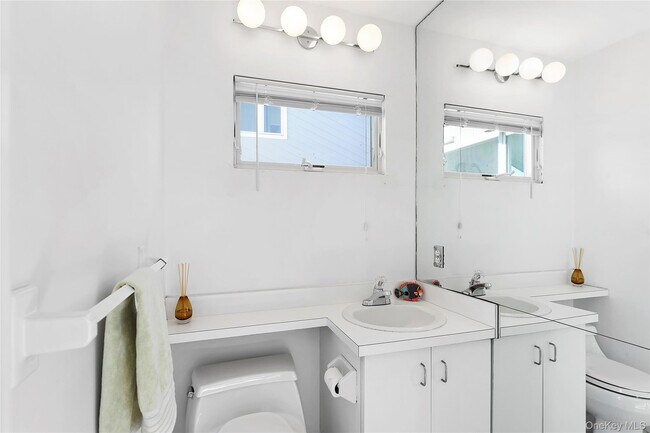 Building Photo - 32 Dune Ln