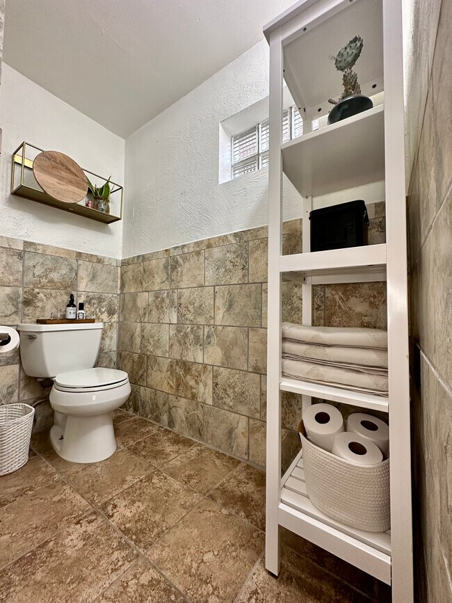 Building Photo - 4544 W Nevada Pl