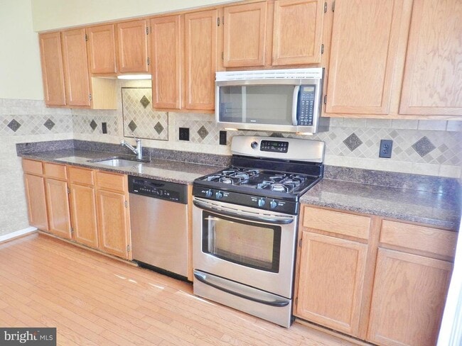 Building Photo - 4235 Fox Lake Dr