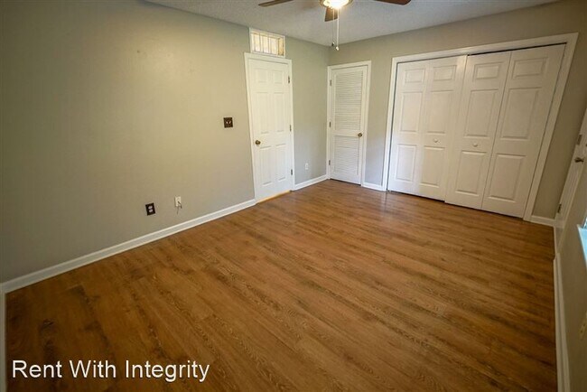 Building Photo - 2310 Tina Dr