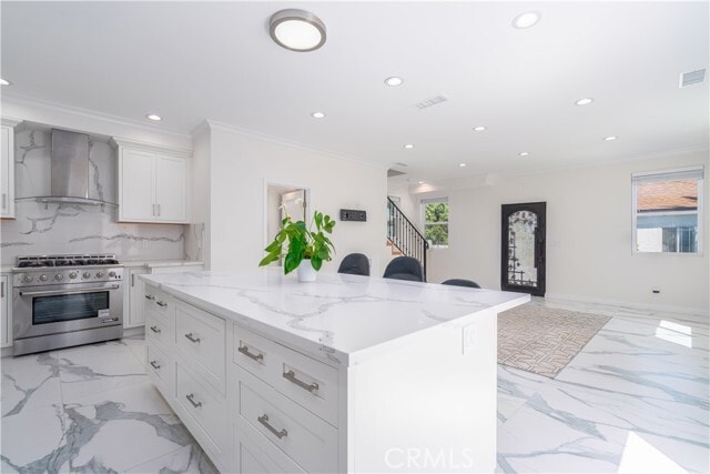 Building Photo - 8421 Bleriot Ave