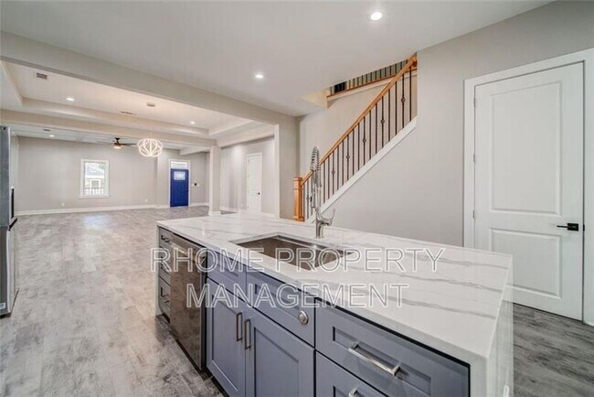 Building Photo - 1058 White Oak Ave SW