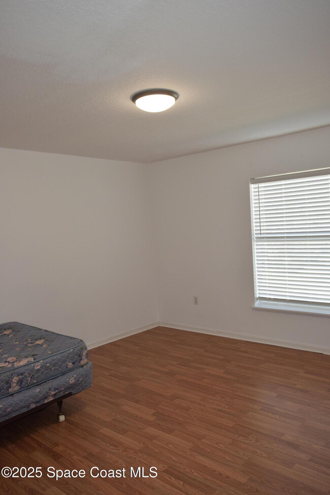 Building Photo - 501 Tortuga Way