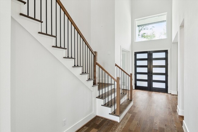 Building Photo - 626 Attingham Dr