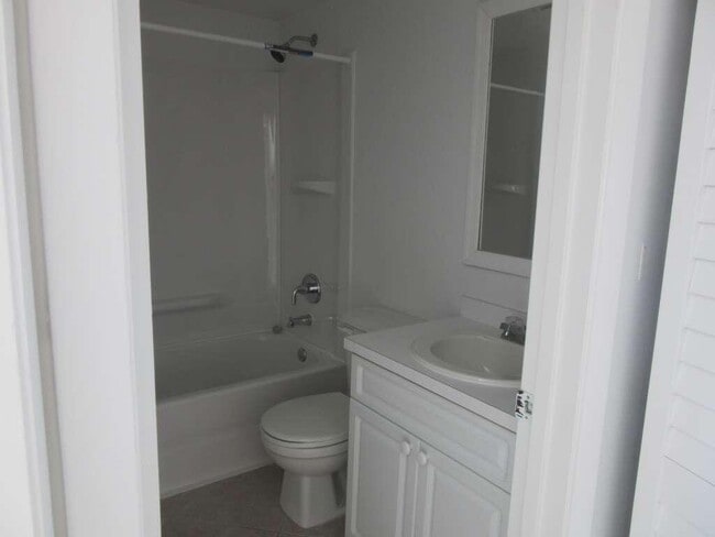 Building Photo - 1654 Royal Forest Ct