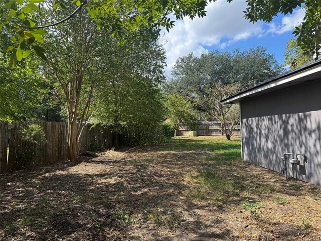 Building Photo - 20507 Broughwood Cir