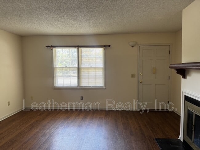 Building Photo - 738 Coventry Ln