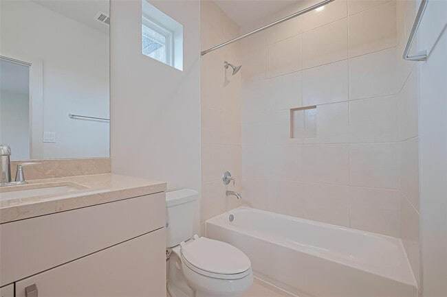 Building Photo - 11603 Royal Ivory Crossing