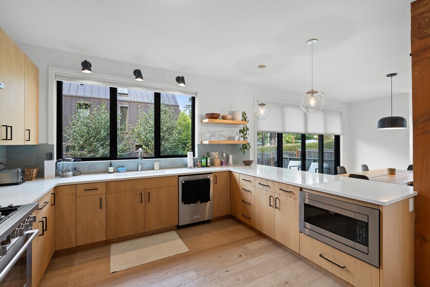Building Photo - 1515 SE 57th Ave