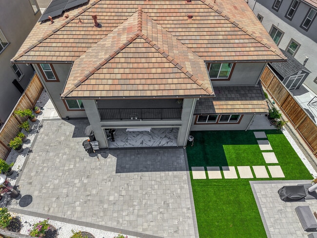 Building Photo - 1381 Porpor Ct