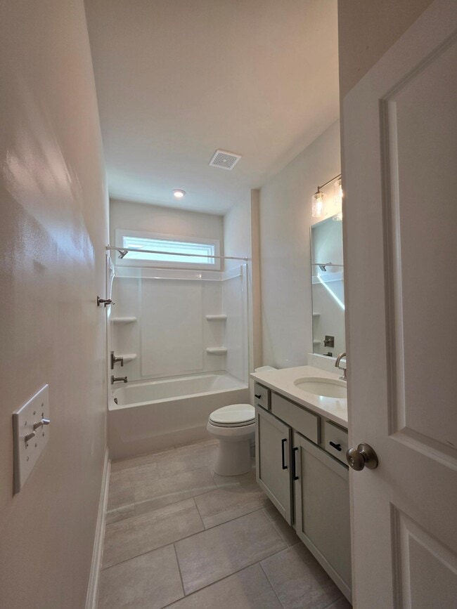 Building Photo - 3360 Rustic Dr