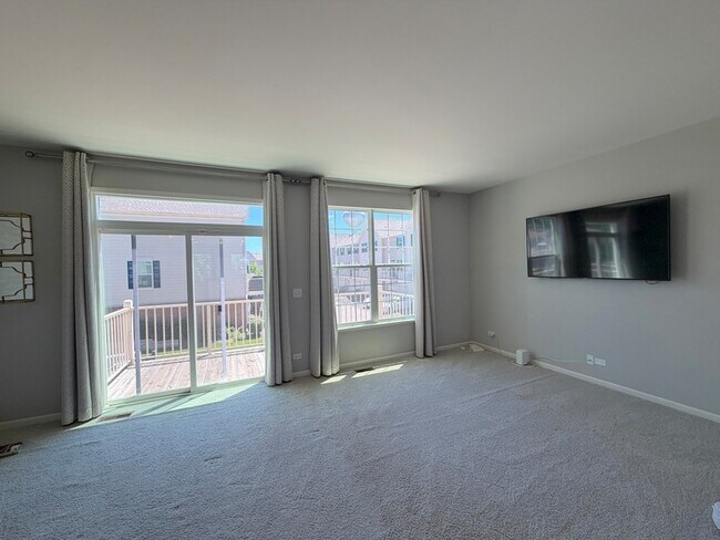 Building Photo - 1607 Carlstedt Dr
