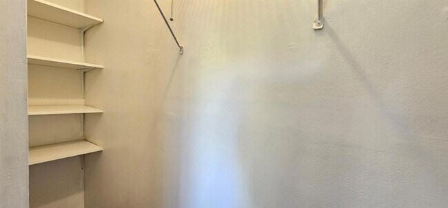 Building Photo - 3684 Pinehurst Dr