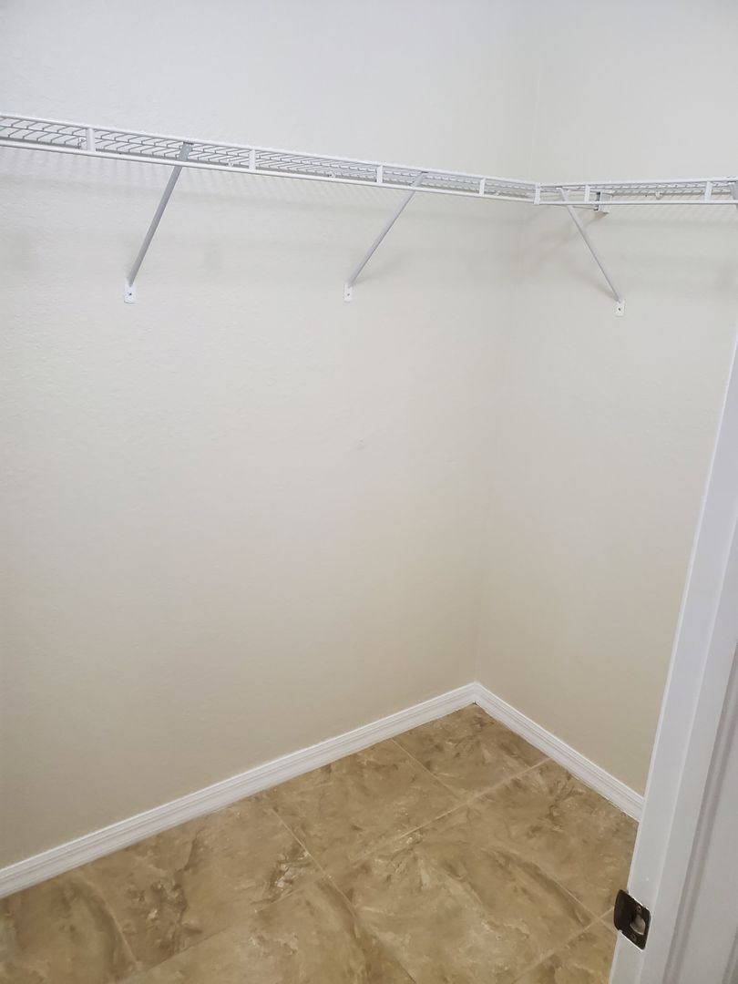 Building Photo - Greenbriar Location!  3 bedroom 2 bath 2 car garage!