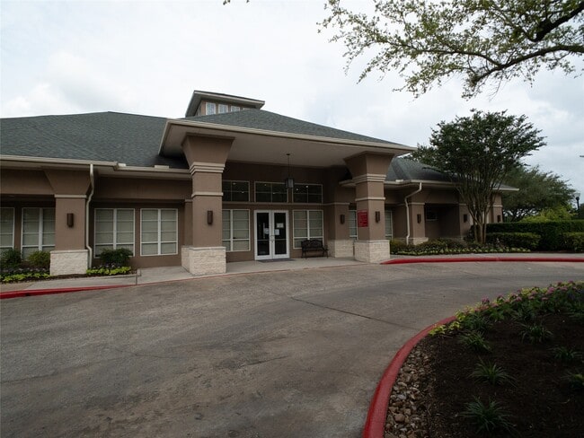 Building Photo - 2727 S Cedar Hollow Dr