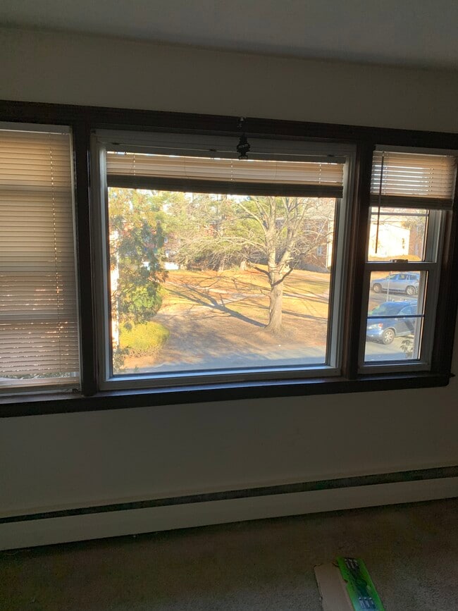 35 Deerfield Ct 35 Deerfield Ct East Hartford CT 06108 Apartment Finder