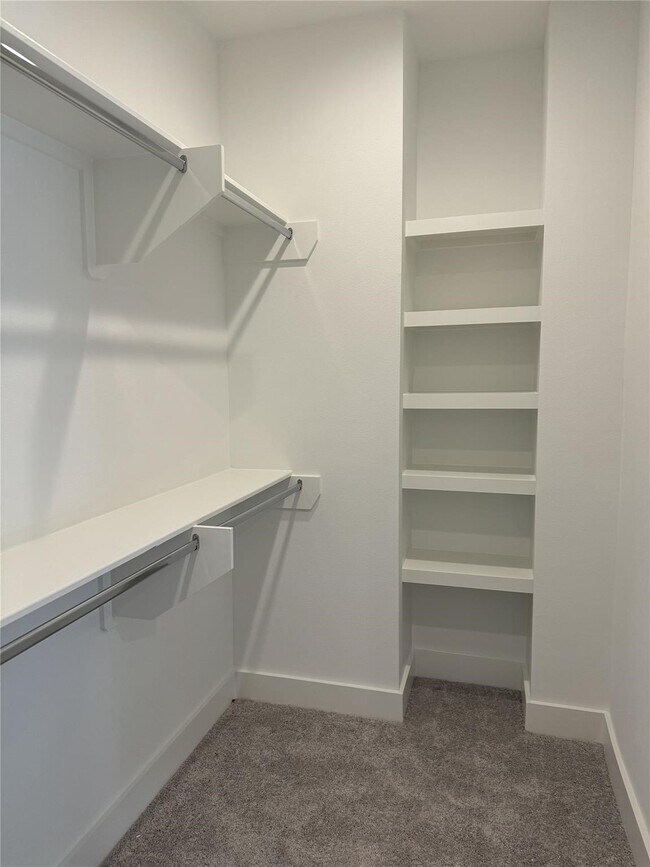 Building Photo - 540 Janisch Rd