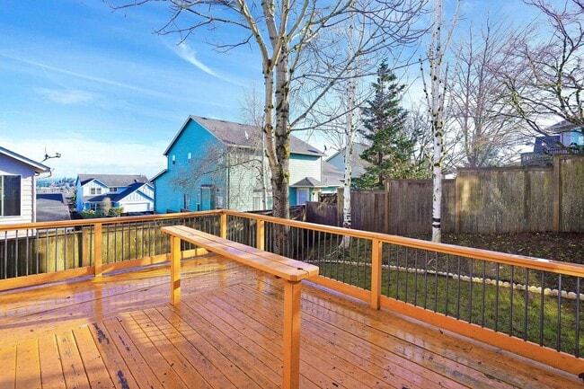 Building Photo - 4Bd/2.5Ba Two Story House - Available Soon!