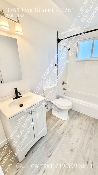 Building Photo - 3761 Oak St