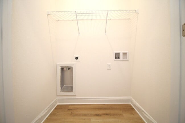 Building Photo - Brand New Construction in Downtown Pensacola!