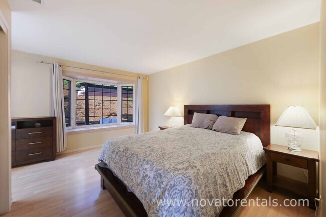 Building Photo - 2450 Center Rd