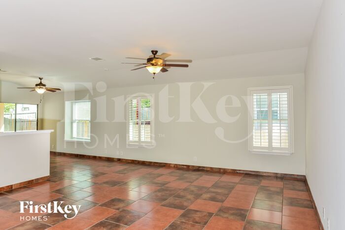 Building Photo - 654 Diamond Falls