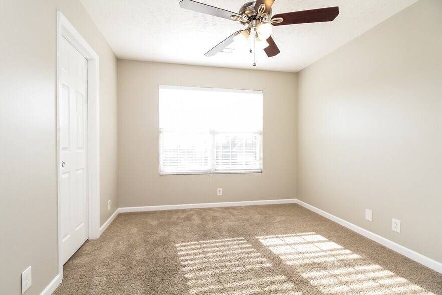 Building Photo - 1414 Westview Dr